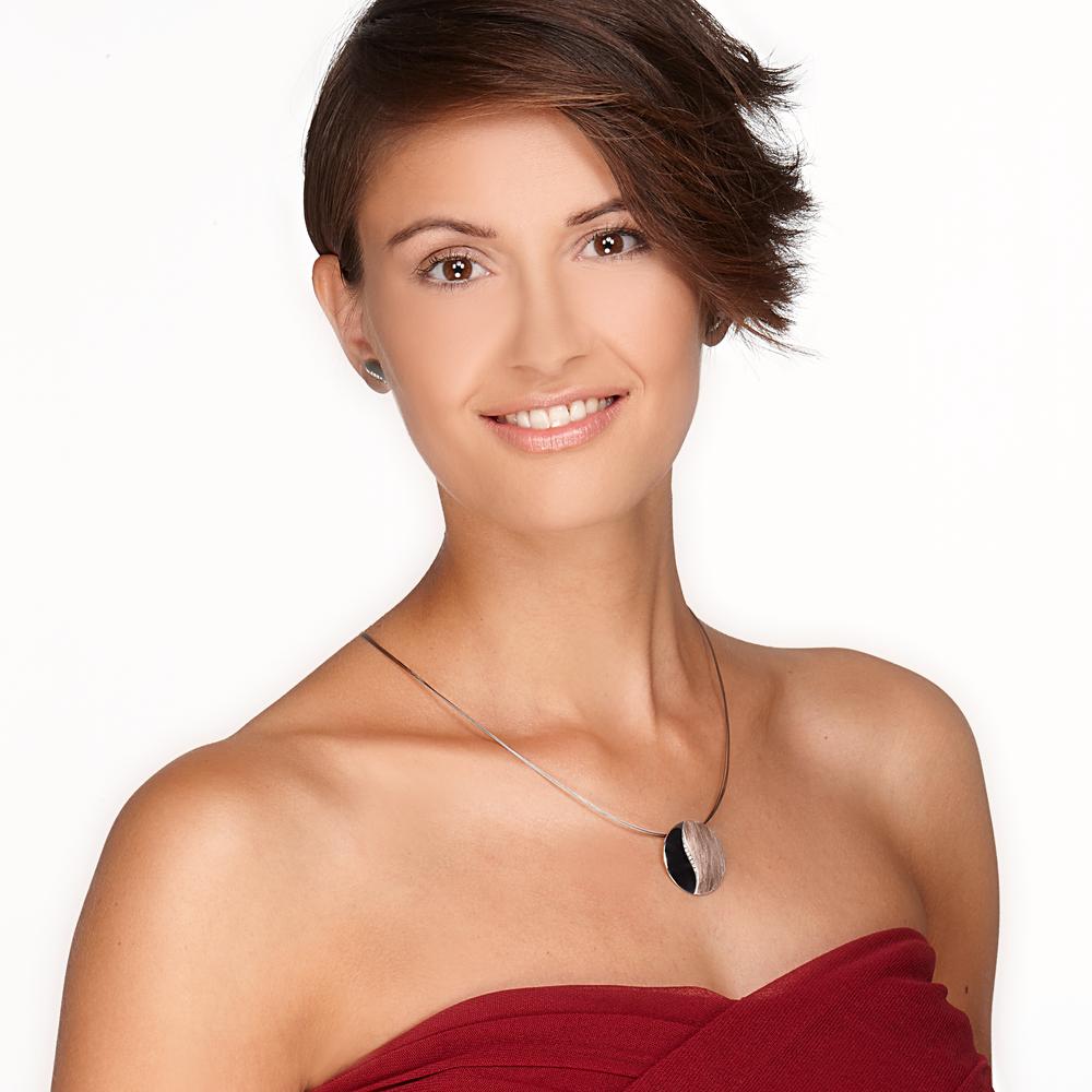 568791_568765_569097_j